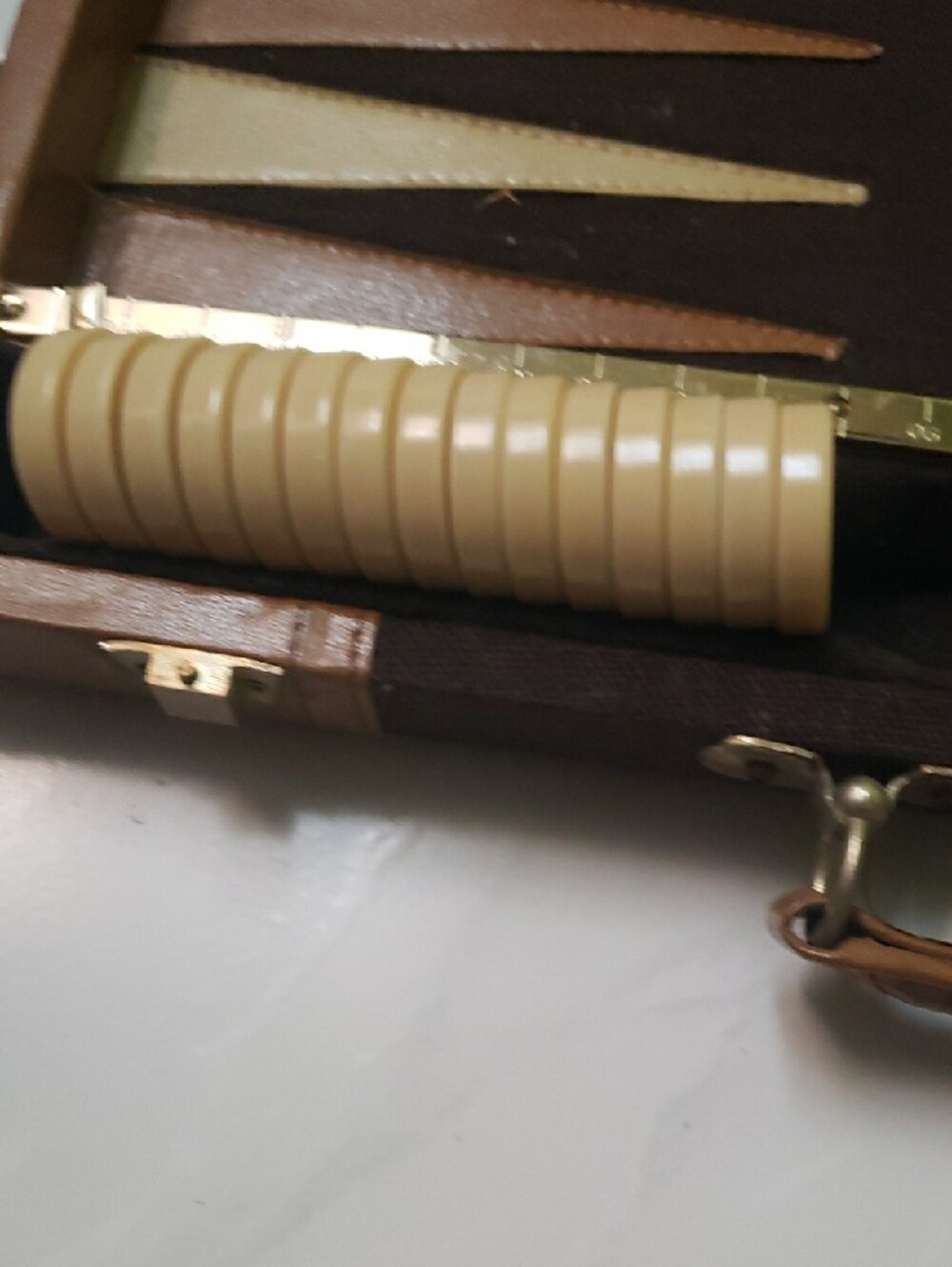 Vintage brown classic Backgammon Set with Dice and Chips, leather suitcase style - Picture 5 of 12